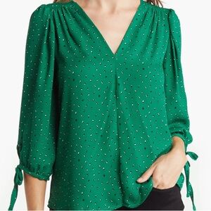 V neck, bracelet length sleeve, dot print top